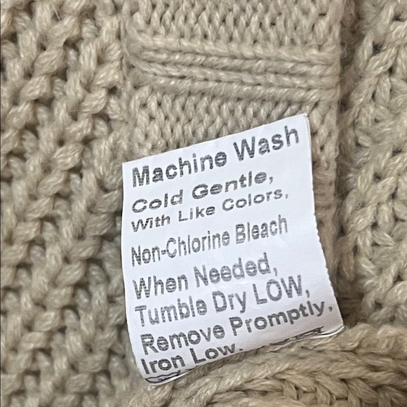 Fashion Cozy Tan Knit Cardigan Sweater Size Large - Picture 13 of 16